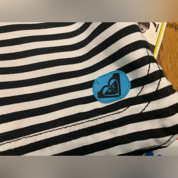 Roxy Boardshorts Size XL - Picture 8 of 15